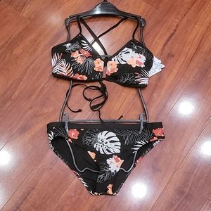NWT quint soul 2 PC Floral BIKINI
